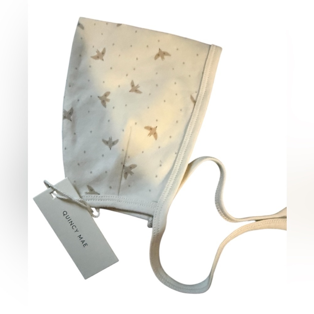 NWTS Quincy Mae Pixie Bonnet, Doves on Ivory, 0-3 months